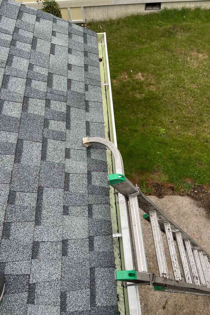 gutter cleaning in Puyallup WA
